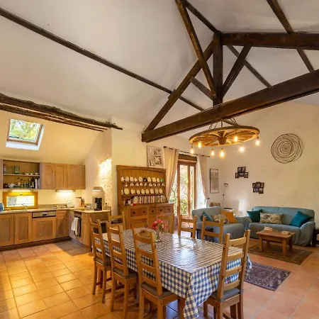 Casa vacanze Charming Mansion In La L Mance With Swimming Pool